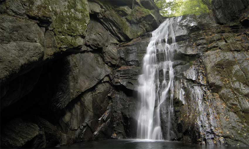 Le acque di un torrente in Val d’Ayas.