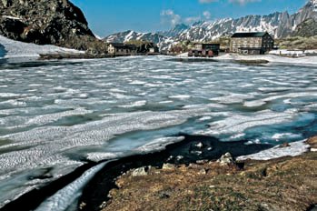 Il lago del Gran San Bernardo.