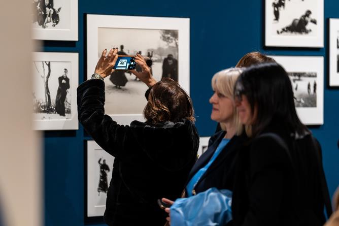 Centre Saint-Bénin d'Aoste, 202 mars 2026, inauguration de l'exposition "Mario Giacomelli. Au-delà du visible". Photo Stopdown SC