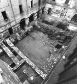 Fouilles dans la cour du Musée Archéologique Régional : structures médiévales découvertes en 1982