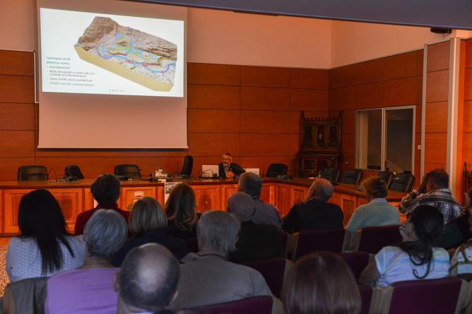 Conferenza Il Castello Sarriod de la Tour e l'evoluzione del suo territorio nei secoli - Sala consiliare comune di Saint-Pierre, 22 settembre 2022
