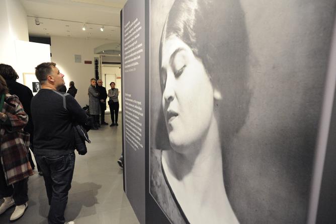 Aosta, Centro Saint-Bénin. Inaugurazione della mostra "Tina Modotti. La genesi di uno sguardo moderno", 11 novembre 2022